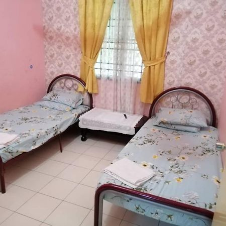 Homestay Perpaduan, Taman Bercham Raya Ulu Kinta Ipoh Perak Kampong Batu Lapan  Zewnętrze zdjęcie