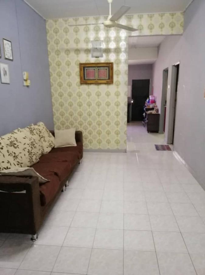 Homestay Perpaduan, Taman Bercham Raya Ulu Kinta Ipoh Perak Kampong Batu Lapan  Zewnętrze zdjęcie