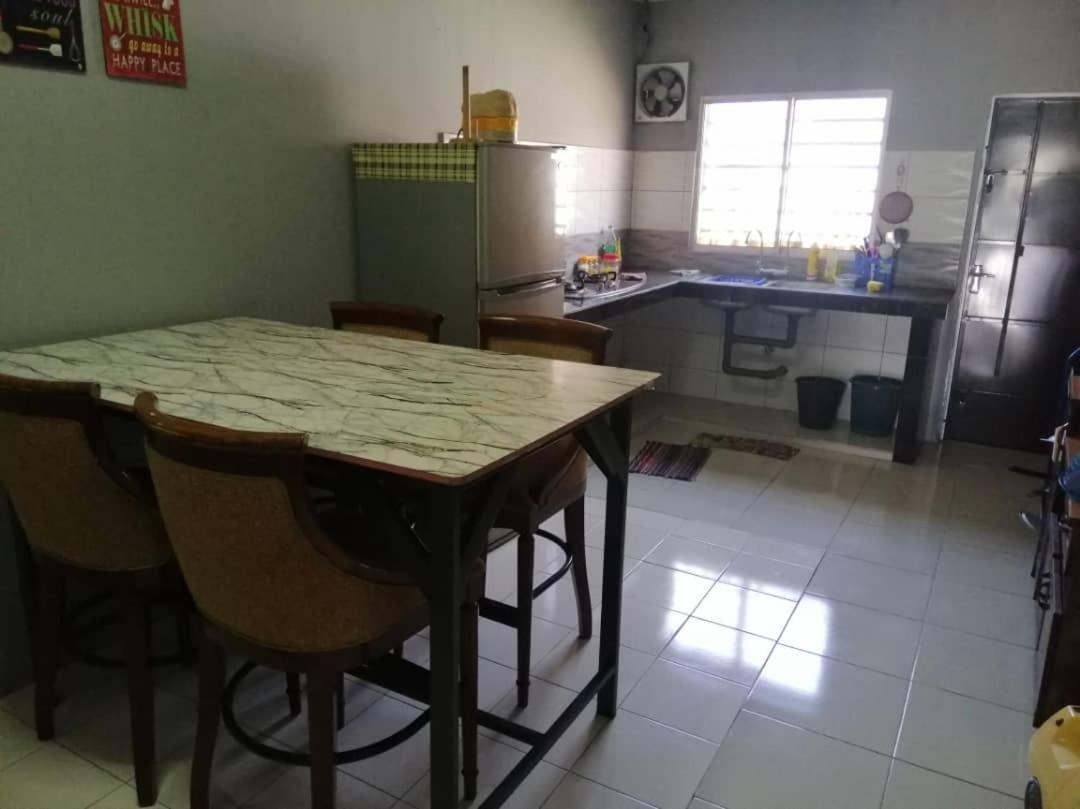 Homestay Perpaduan, Taman Bercham Raya Ulu Kinta Ipoh Perak Kampong Batu Lapan  Zewnętrze zdjęcie